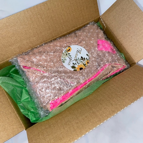 Packaging🌻💛 - Picture 7 of 9